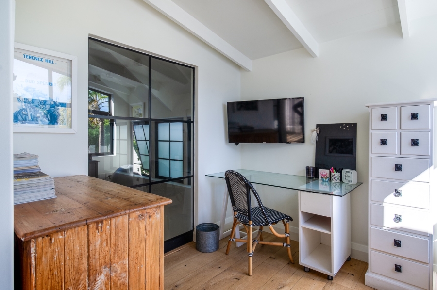 4 Bedroom Property for Sale in Leisure Isle Western Cape